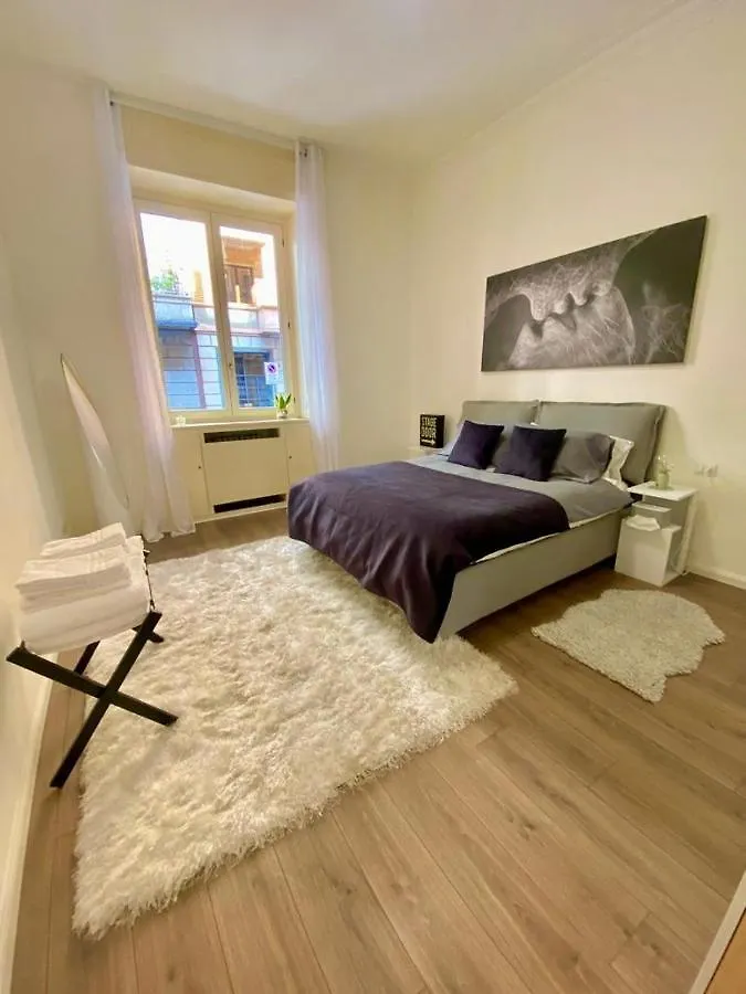 Apartment In Brera Milano Italia